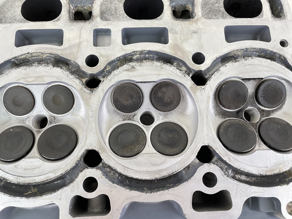 2006 Yamaha 115HP 4 Stroke Outboard Cylinder Head 68V-W009A-05-1S