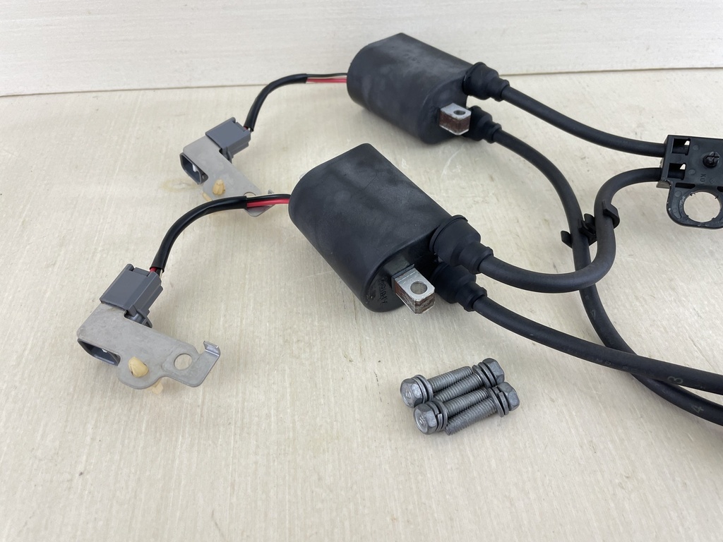 2006 Yamaha 115HP 4 Stroke Outboard Ignition Coil Set 68V-82310-10-00