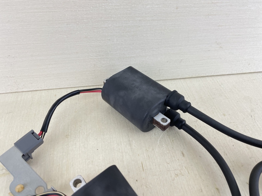 2006 Yamaha 115HP 4 Stroke Outboard Ignition Coil Set 68V-82310-10-00