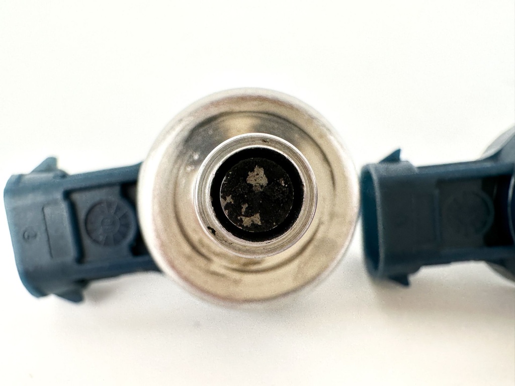 2007 Mercury 225 HP 2 Stroke Outboard Air Injector 883078A05 OEM