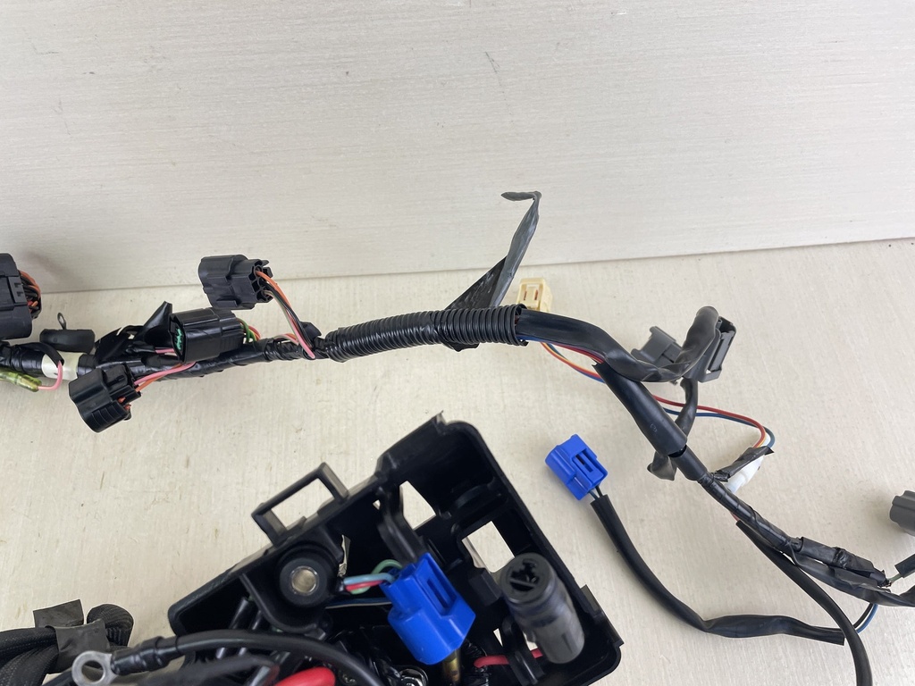 2006 Yamaha 115HP 4 Stroke Outboard Engine Wire Harness Assembly 68V-82590-50-00