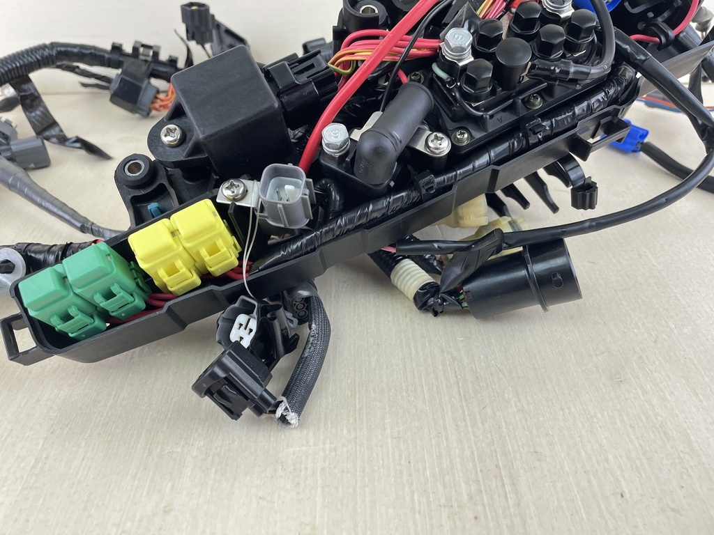 2006 Yamaha 115HP 4 Stroke Outboard Engine Wire Harness Assembly 68V-82590-50-00