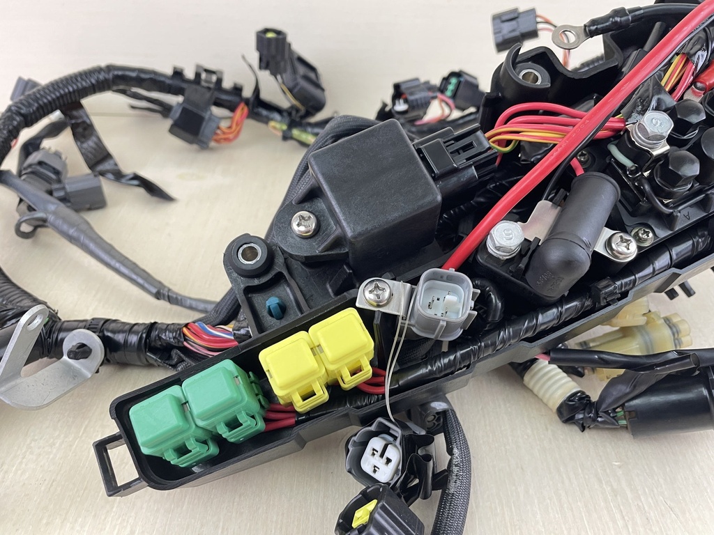 2006 Yamaha 115HP 4 Stroke Outboard Engine Wire Harness Assembly 68V-82590-50-00