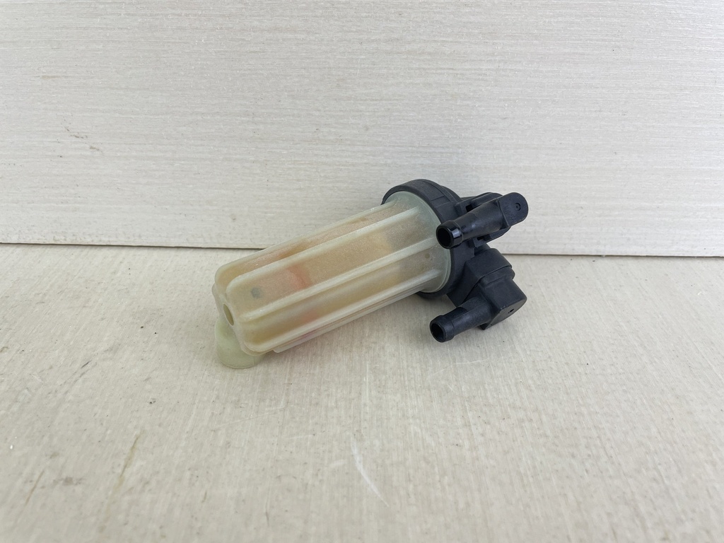 2006 Yamaha 115HP 4 Stroke Outboard Fuel Filter Assembly 6D8-24560-00-00