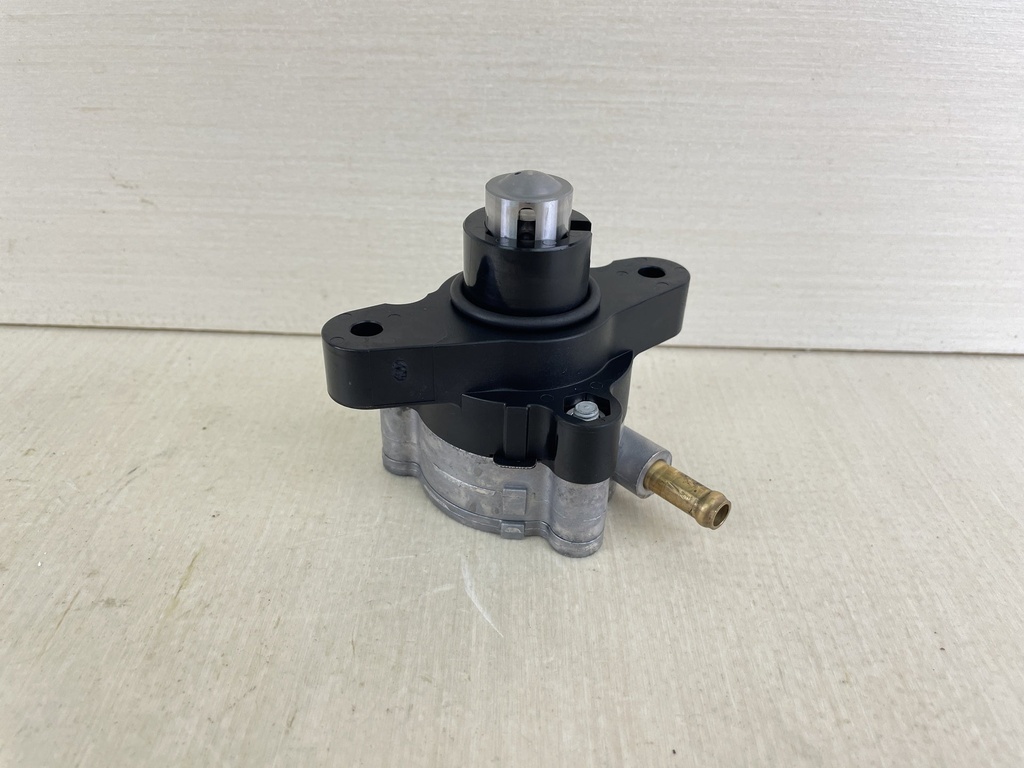 2006 Yamaha 115HP 4 Stroke Outboard Fuel Pump Assembly 68V-24410-00-00