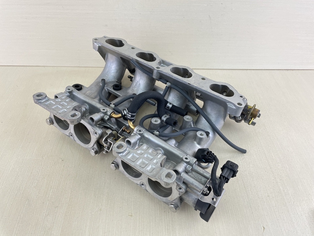 2006 Yamaha 115HP 4 Stroke Outboard Air Intake Manifold With Manifolds & Injectors