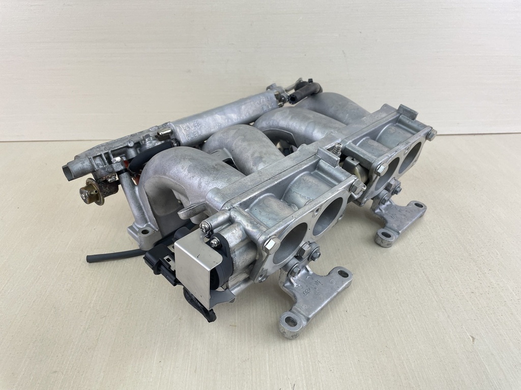 2006 Yamaha 115HP 4 Stroke Outboard Air Intake Manifold With Manifolds & Injectors