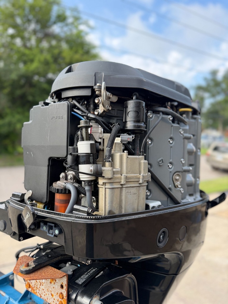 Suzuki 200HP 4 Stroke Outboard Engine 25" Shaft - Used Engine