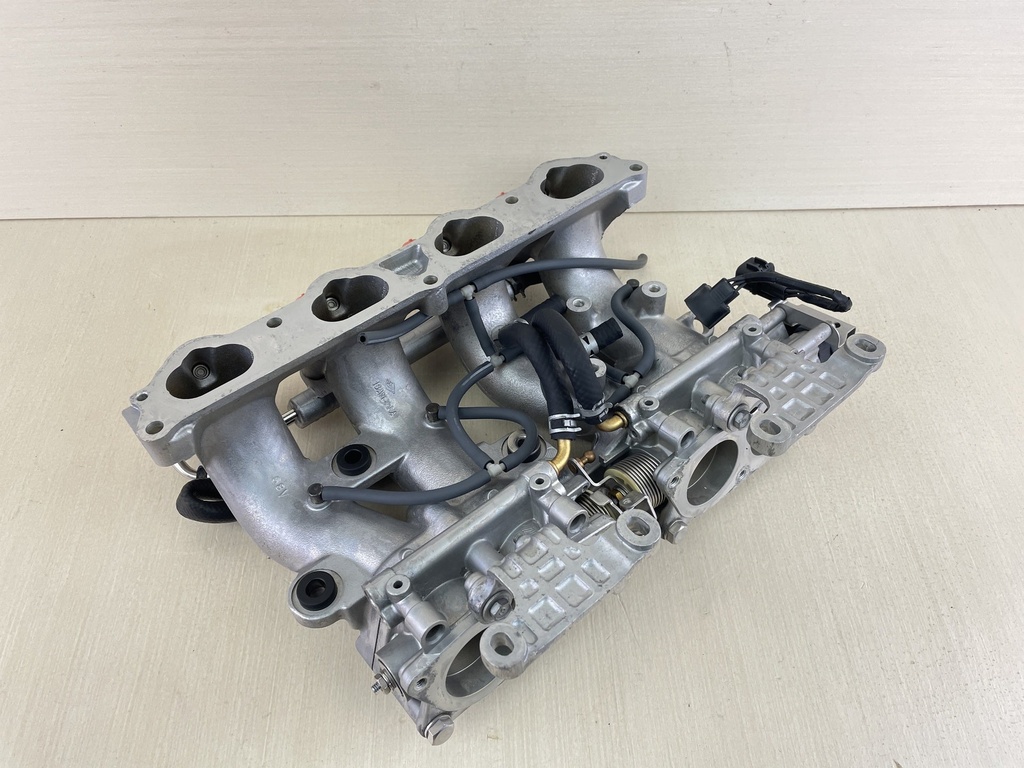 2006 Yamaha 115HP 4 Stroke Outboard Air Intake Manifold With Manifolds & Injectors