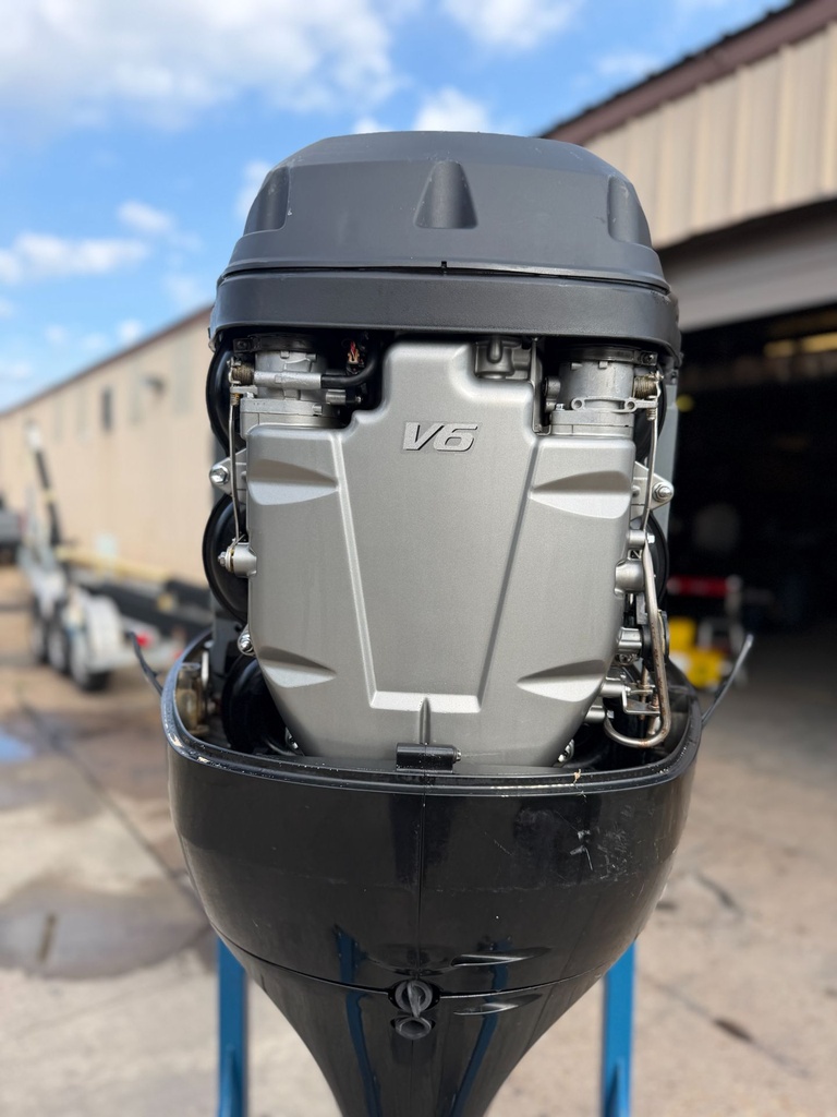 Suzuki 200HP 4 Stroke Outboard Engine 25" Shaft - Used Engine
