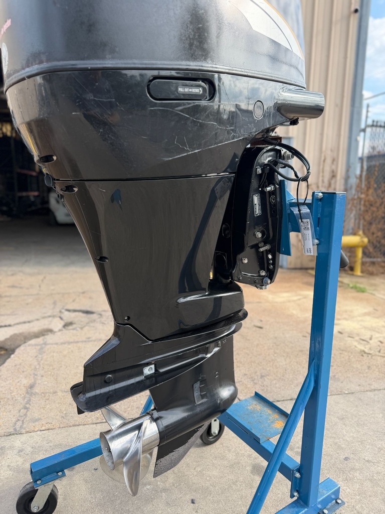 Suzuki 200HP 4 Stroke Outboard Engine 25" Shaft - Used Engine