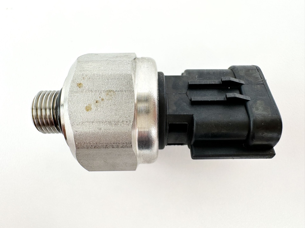 2022 Yamaha 200 HP 4 Stroke Outboard Oil Pressure Sensor 6AW-83651-01-00 OEM