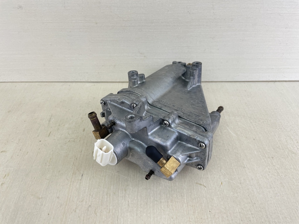 2006 Yamaha 115HP 4 Stroke Outboard Float Chamber Assembly VST 68V-14180-02-00