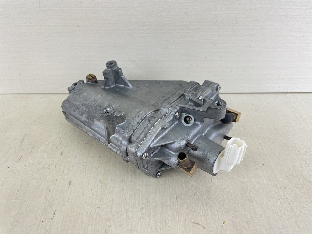 2006 Yamaha 115HP 4 Stroke Outboard Float Chamber Assembly VST 68V-14180-02-00