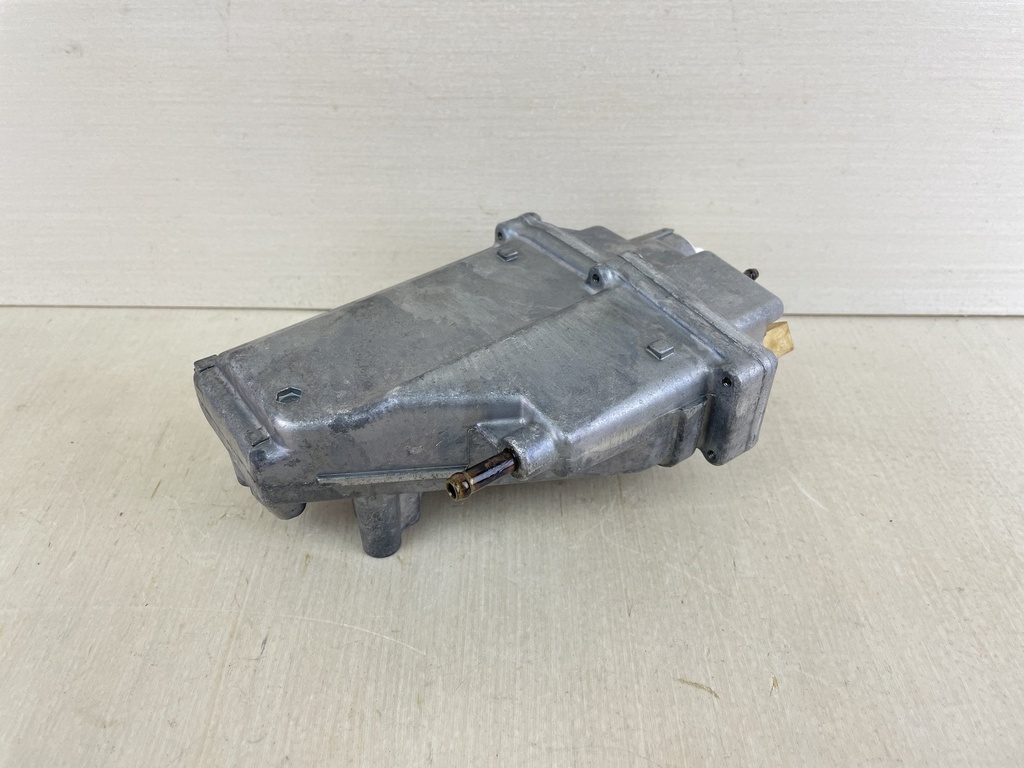 2006 Yamaha 115HP 4 Stroke Outboard Float Chamber Assembly VST 68V-14180-02-00