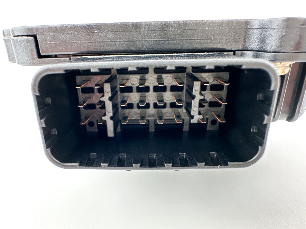 2022 Yamaha 200 HP 4 Stroke Outboard Fuse Box 6DA-82170-11-00 OEM