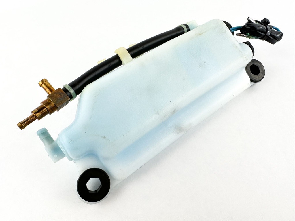 2005 Mercury 150 HP 2 Stroke Outboard Oil Tank 8M0063190 OEM
