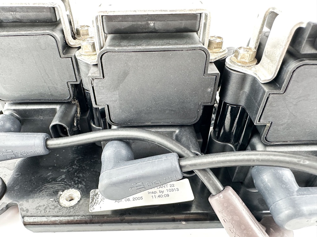 2005 Mercury 150 HP 2 Stroke Outboard Ignition Coil Set W/ Plate 856991A1 OEM