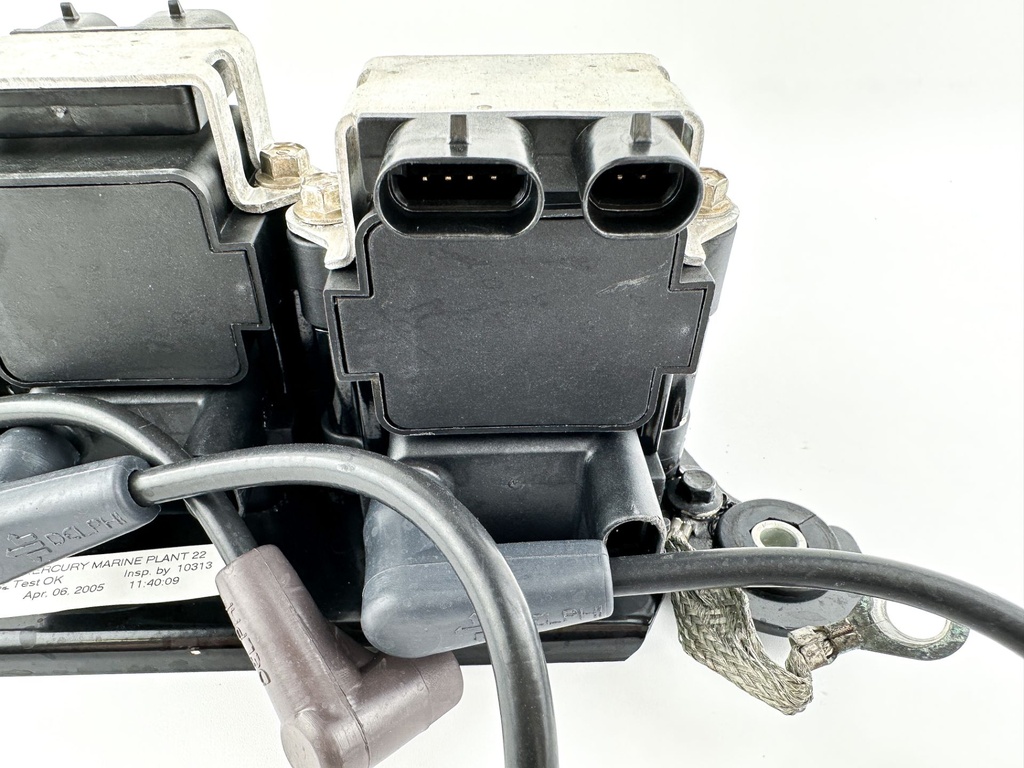 2005 Mercury 150 HP 2 Stroke Outboard Ignition Coil Set W/ Plate 856991A1 OEM