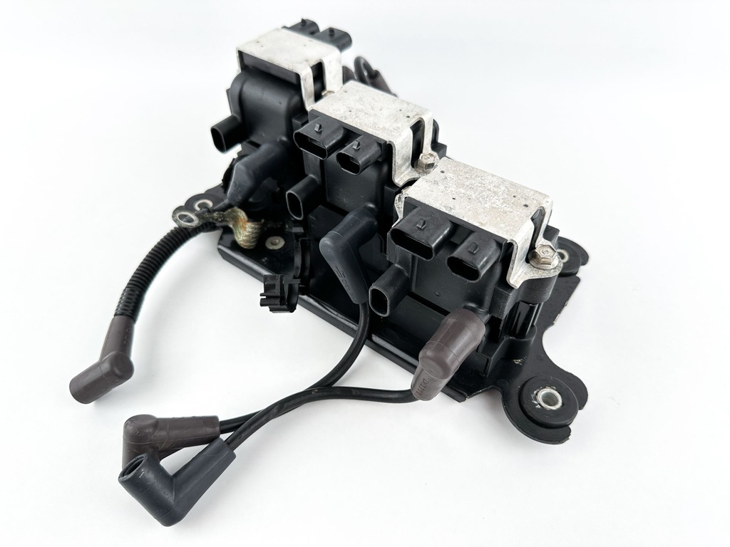 2005 Mercury 150 HP 2 Stroke Outboard Ignition Coil Set W/ Plate 856991A1 OEM