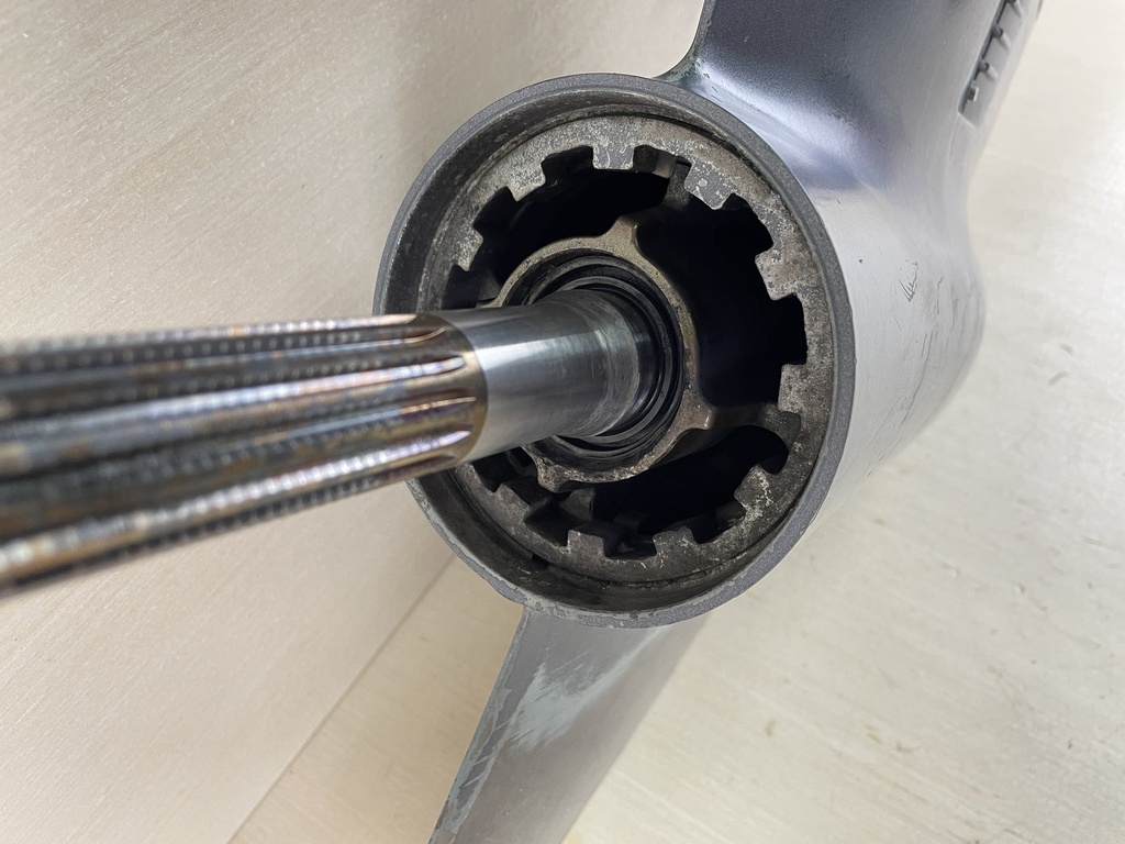 2000-2015  Yamaha 15HP 4 Stroke Outboard 20" Lower Unit Gear Case 68V-45300-12-8D