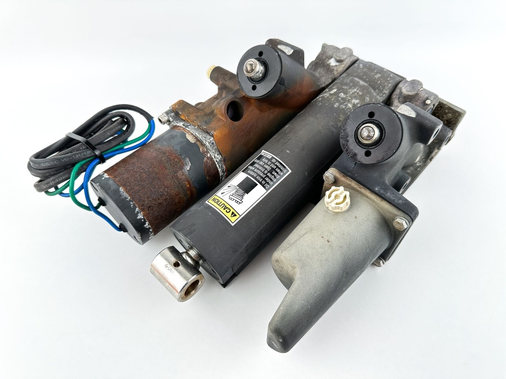 2005 Mercury 150 HP 2 Stroke Outboard Power Trim Tilt Unit 855998A3 OEM