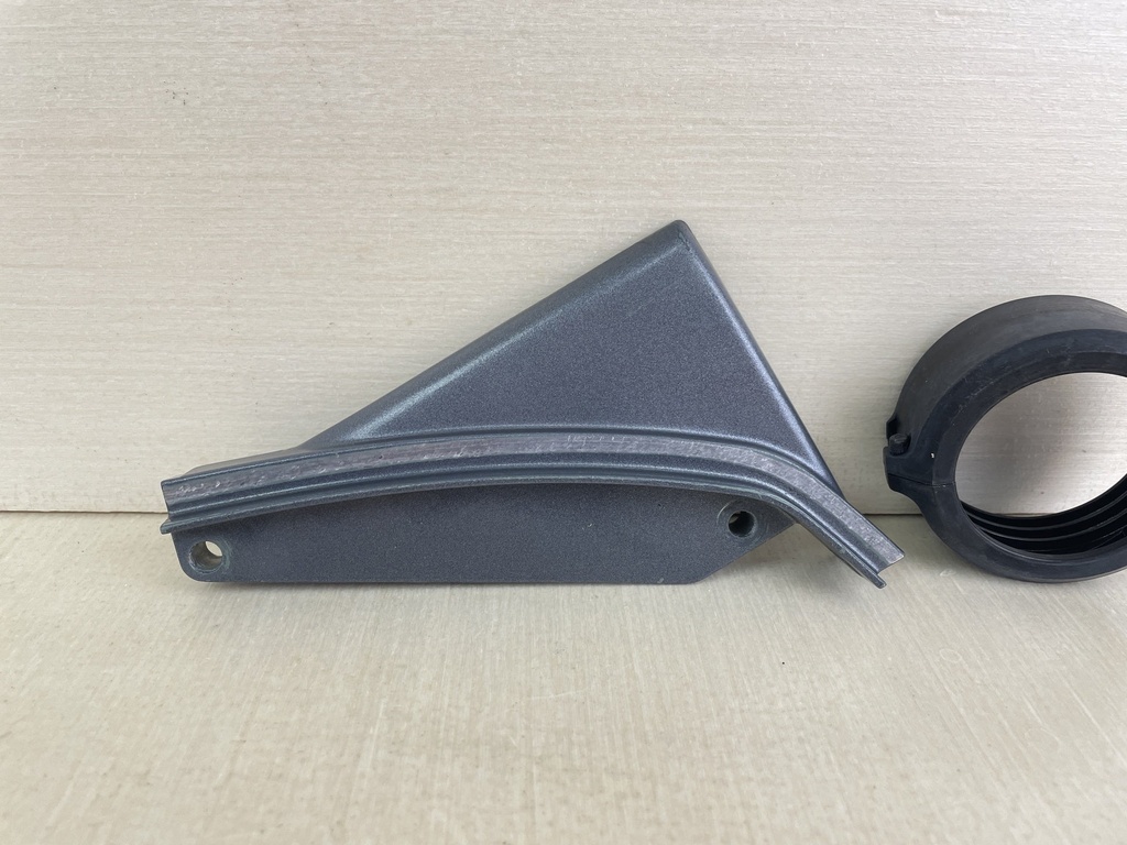 2000-2008 Yamaha 115HP 4 Stroke Outboard Cable Cover Plate 68V-42738-00-5B