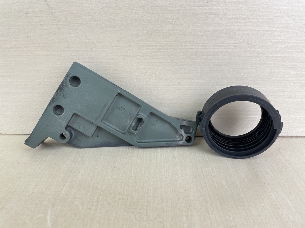 2000-2008 Yamaha 115HP 4 Stroke Outboard Cable Cover Plate 68V-42738-00-5B