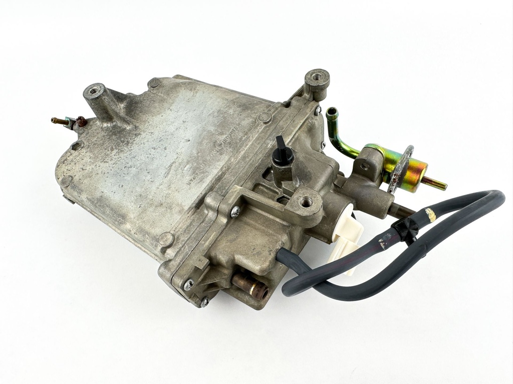 2007 Yamaha 150 HP 4 Stroke Outboard VST Float Chamber Assembly 63P-14180-01-00 OEM