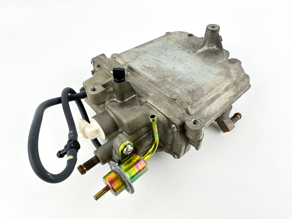 2007 Yamaha 150 HP 4 Stroke Outboard VST Float Chamber Assembly 63P-14180-01-00 OEM