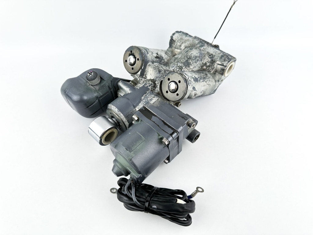 2007 Yamaha 150 HP 4 Stroke Outboard Power Trim Tilt Unit 63P-43800-02-4D OEM