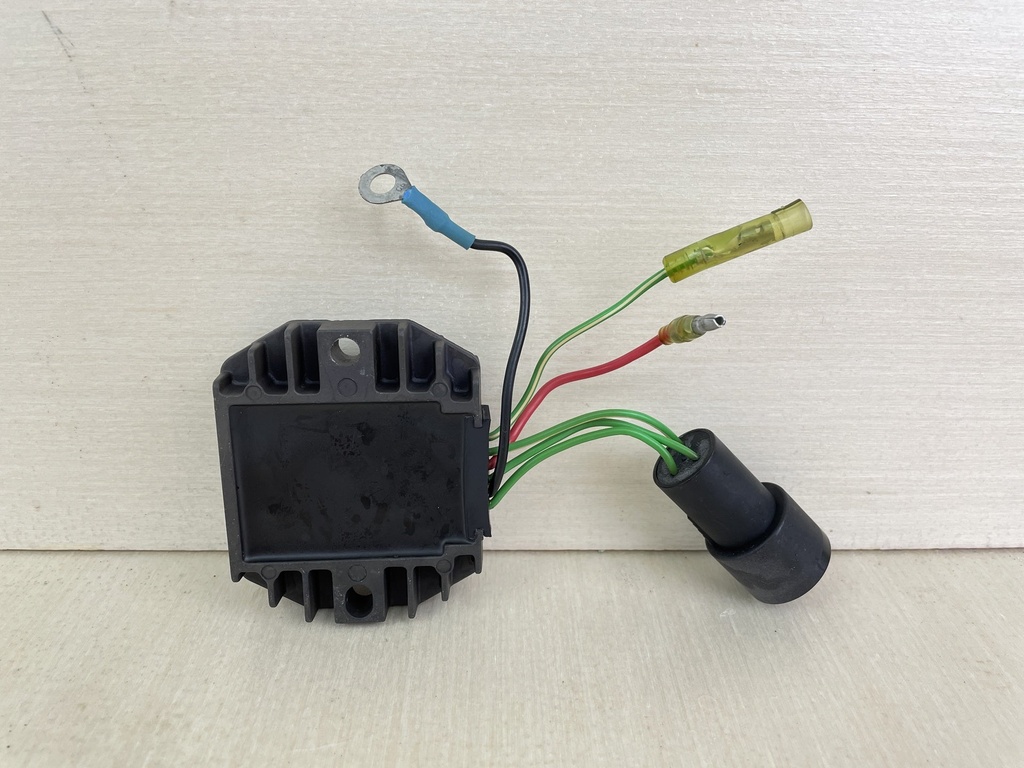2000 Yamaha 50HP 4 Stroke Outboard Rectifier & Regulator Assembly 62Y-81960-00-00