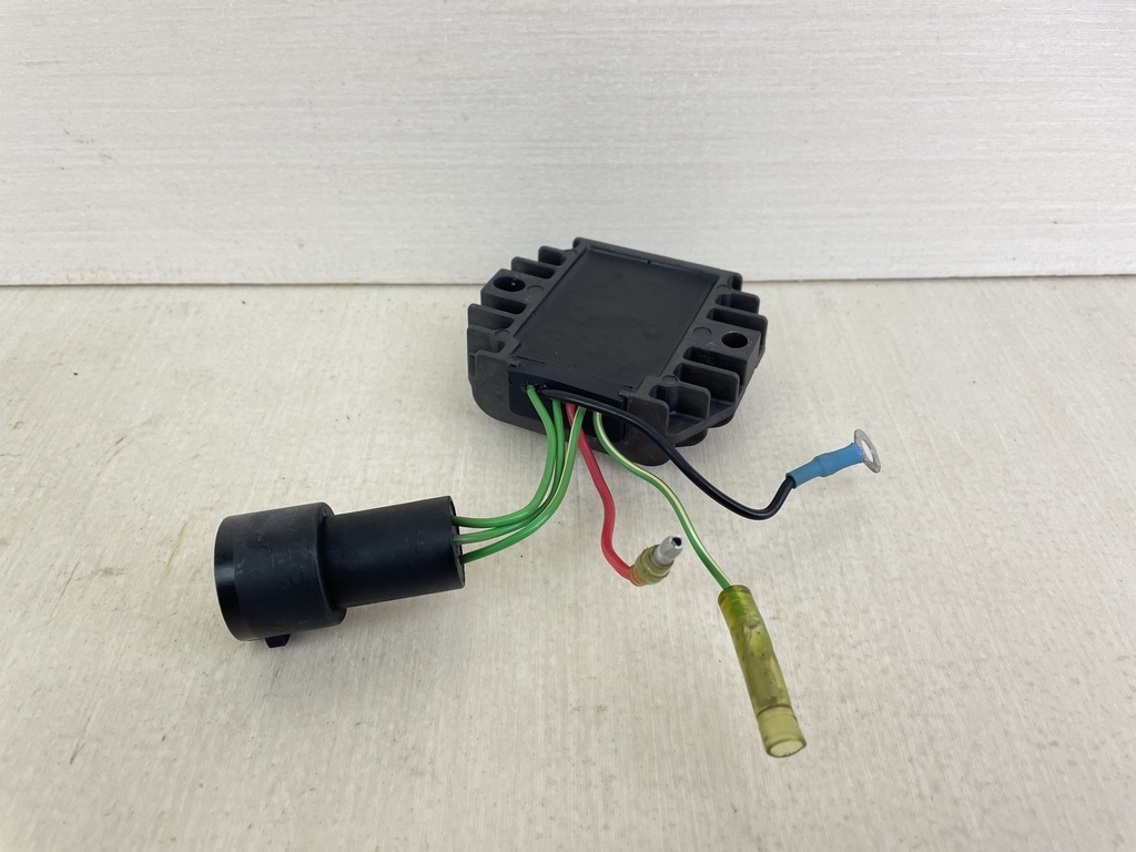 2000 Yamaha 50HP 4 Stroke Outboard Rectifier & Regulator Assembly 62Y-81960-00-00