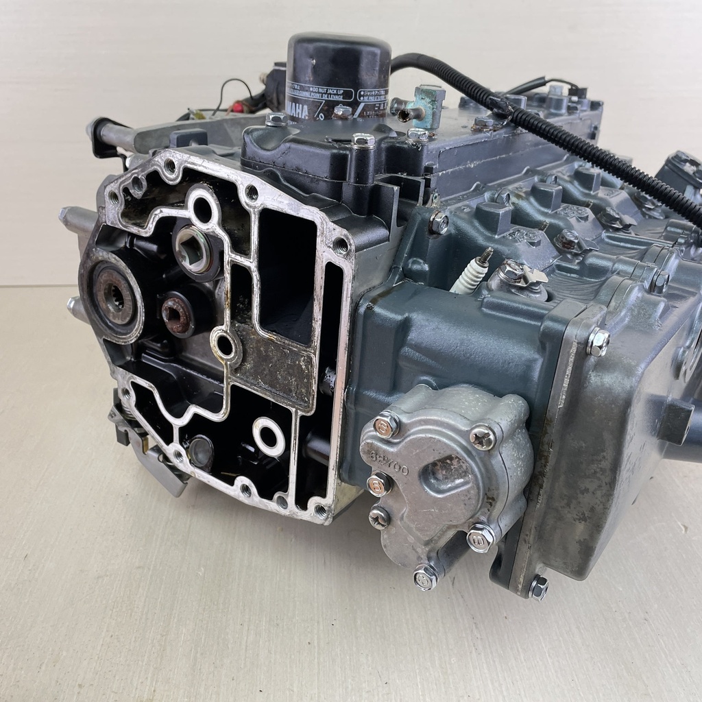 1995 - 2001 Yamaha 40 50 HP 4 Stroke Outboard Powerhead Crankcase Assembly Long Block 