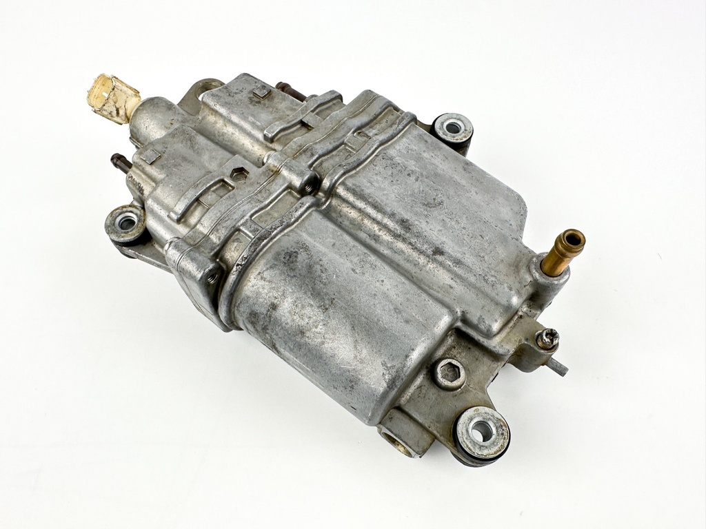 2004 Suzuki 115 HP 4 Stroke Outboard Vapor Separator Tank VST 15600-90J01 OEM
