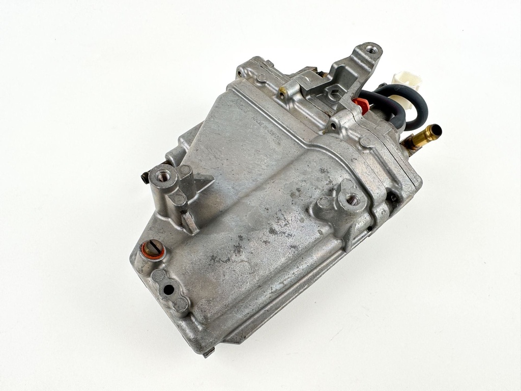 2005 Yamaha 115 HP 4 Stroke Outboard VST Float Chamber Assembly 68V-14180-02-00 OEM