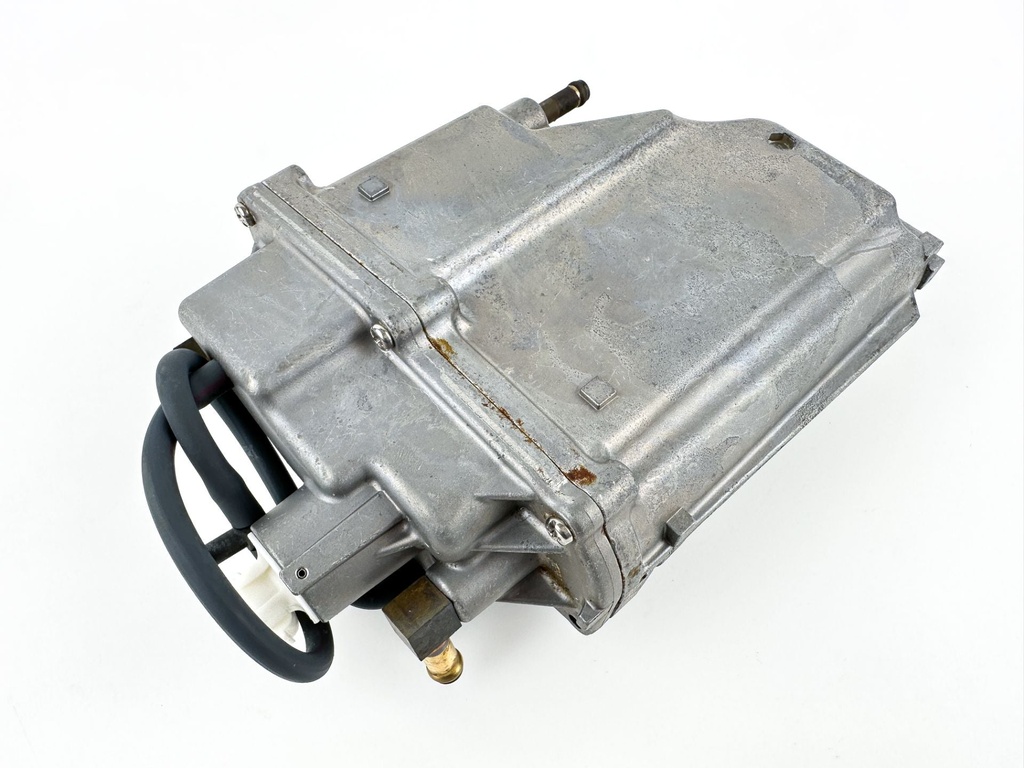 2005 Yamaha 115 HP 4 Stroke Outboard VST Float Chamber Assembly 68V-14180-02-00 OEM