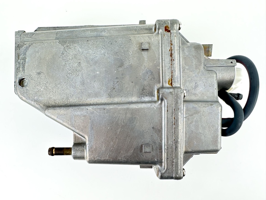 2005 Yamaha 115 HP 4 Stroke Outboard VST Float Chamber Assembly 68V-14180-02-00 OEM