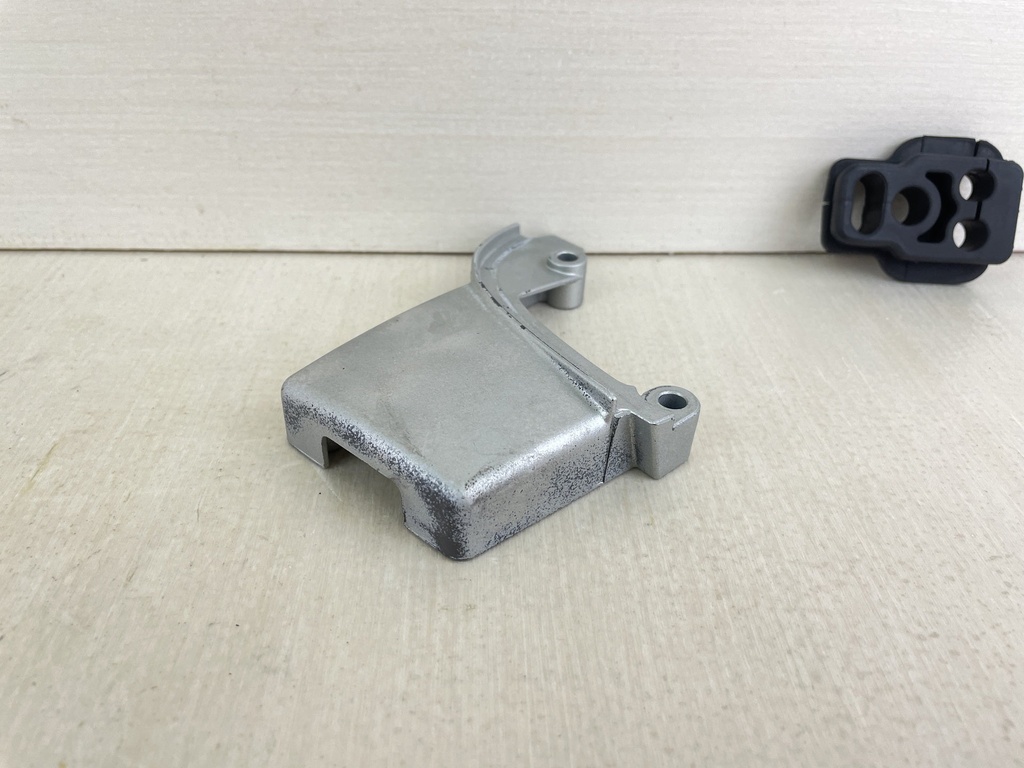 40151-ZV5-000ZA Honda 97-05 4 Stroke Outboard Cable Case Cover 40 50 HP