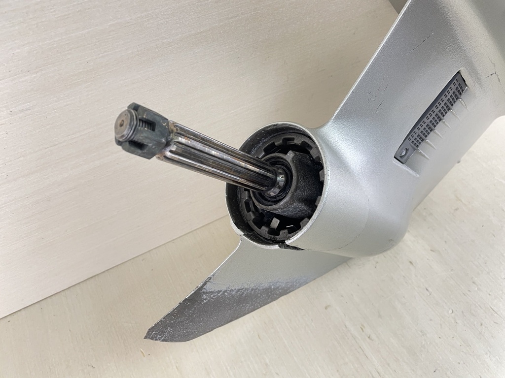 01-07 Honda 40 50 HP 4 Stroke Outboard 20" Lower Unit Gear Case 41100-ZW4-H16ZA