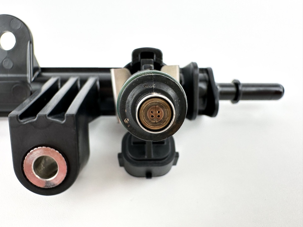 2013 Yamaha 350 HP 4 Stroke Outboard Fuel Injector Set W/ Rail 6AW-13761-00-00 OEM