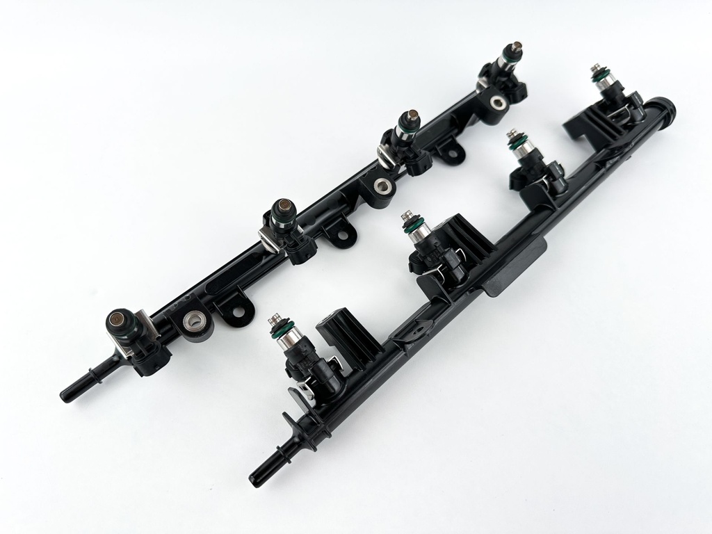 2013 Yamaha 350 HP 4 Stroke Outboard Fuel Injector Set W/ Rail 6AW-13761-00-00 OEM