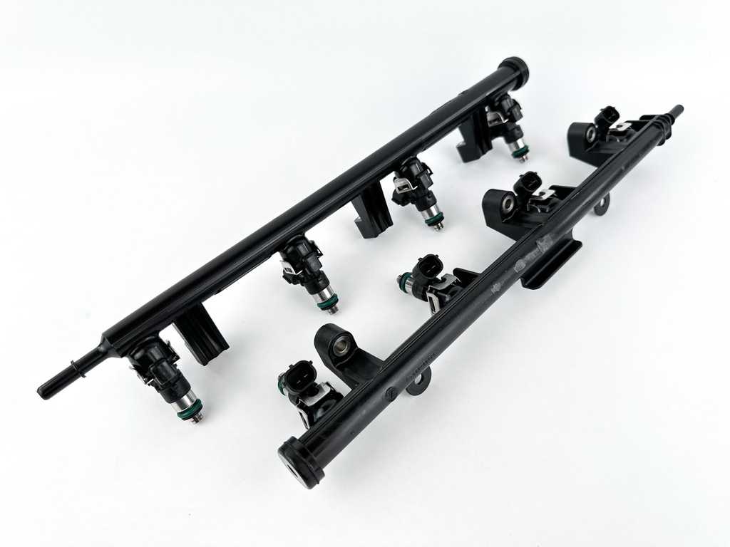 2013 Yamaha 350 HP 4 Stroke Outboard Fuel Injector Set W/ Rail 6AW-13761-00-00 OEM