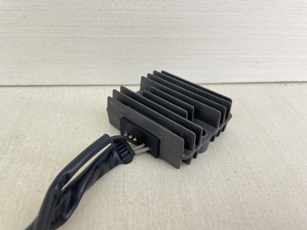 1997-2006 Honda 40 50 HP 4 Stroke Outboard Rectifier Assembly 31600-ZV5-003