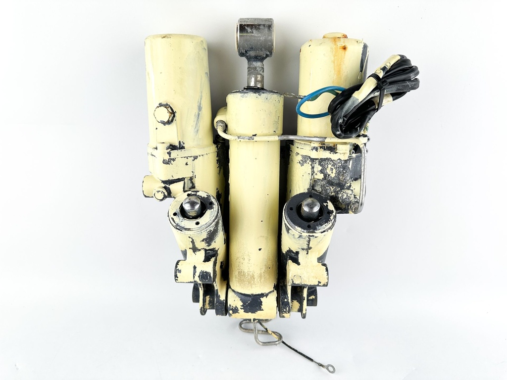 02-18 Yamaha 200 225 250 300 HP 4 Stroke Outboard Power Trim Tilt Unit