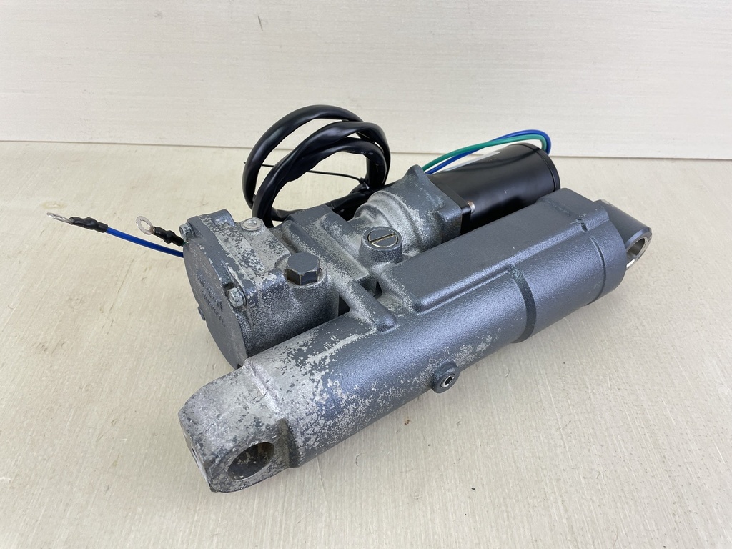 1995 - 2001 Yamaha 40 50 HP 4 Stroke Power Trim & Tilt Unit 62X-43800-00-4D
