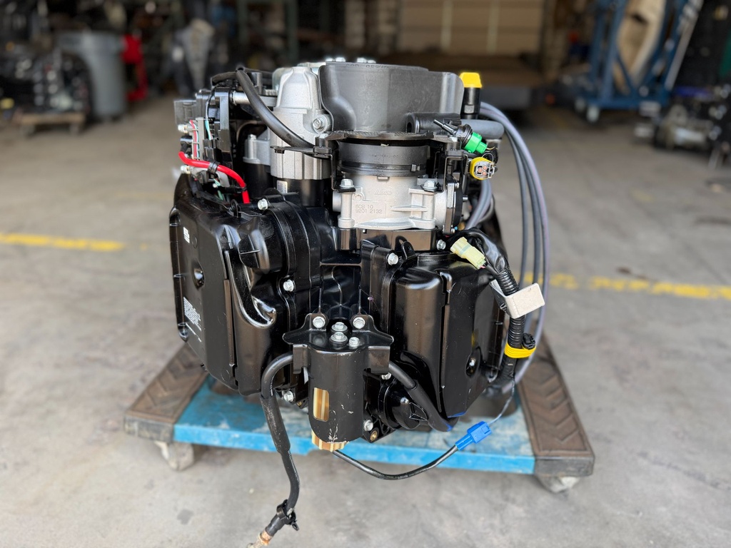 2019 Yamaha F300 300HP 4.2L Outboard Powerhead 646 Hours