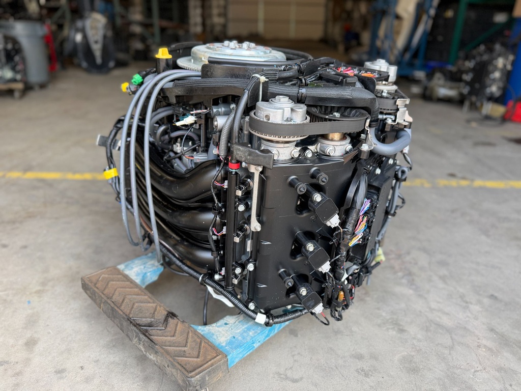 2019 Yamaha F300 300HP 4.2L Outboard Powerhead 646 Hours