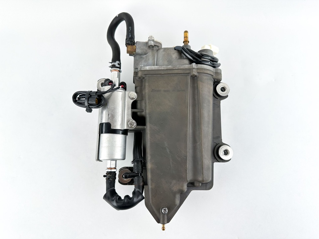 2013 Yamaha 350 HP 4 Stroke Outboard VST Float Chamber Assembly 6AW-14180-21-00 OEM