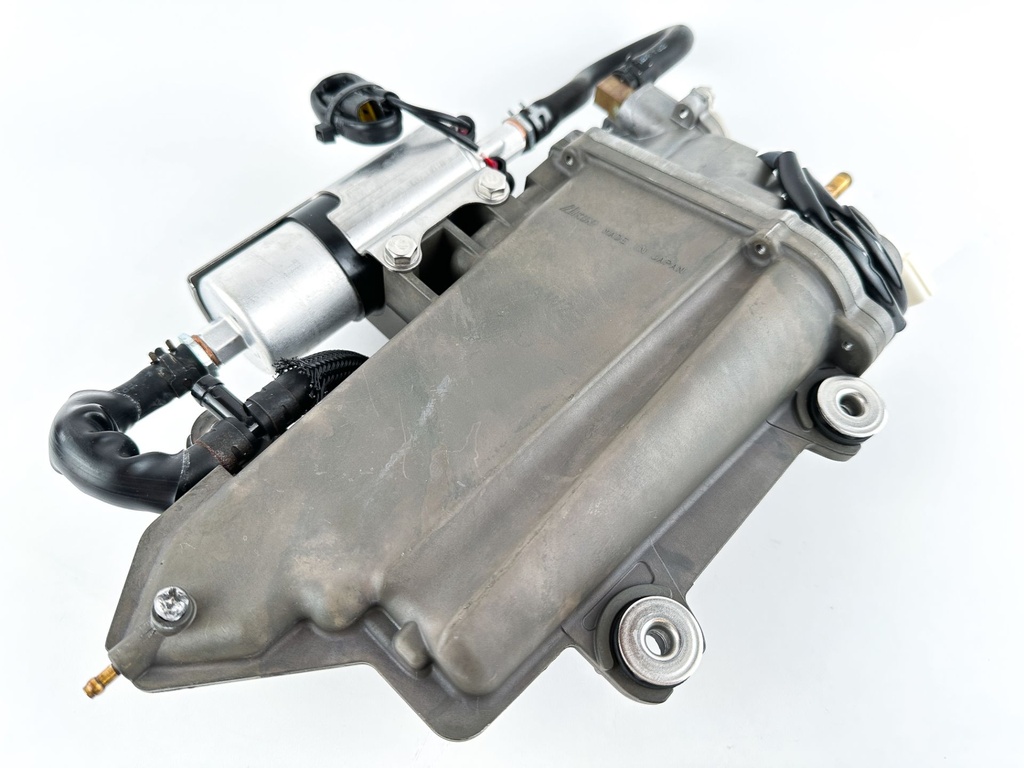 2013 Yamaha 350 HP 4 Stroke Outboard VST Float Chamber Assembly 6AW-14180-21-00 OEM